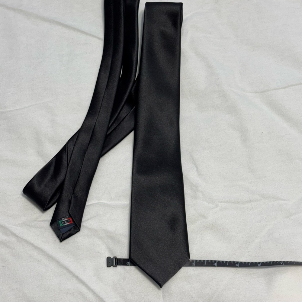 Elegant Black Men's Tie